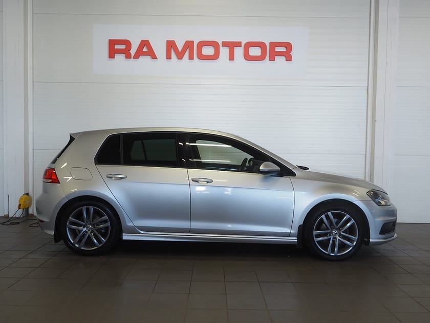 Bild 4 av Volkswagen Golf 1.4 TSI 140hk DSG Automat R-Line Dragkrok Kamera