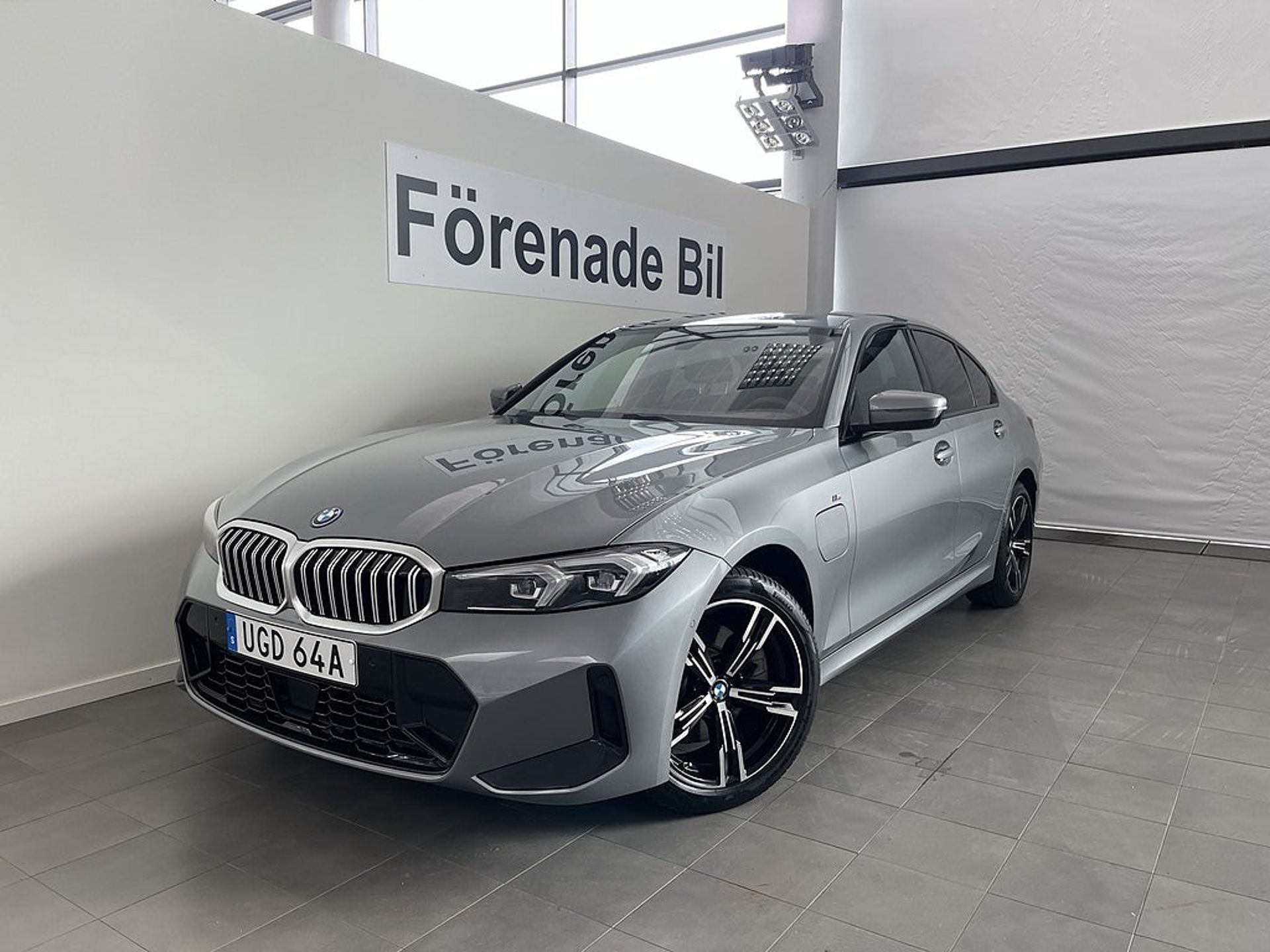 BMW 330