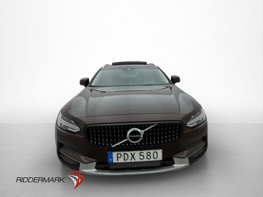 Bild 2 av Volvo V90 Cross Country D5 AWD Inscription B&W Pano HUD Drag