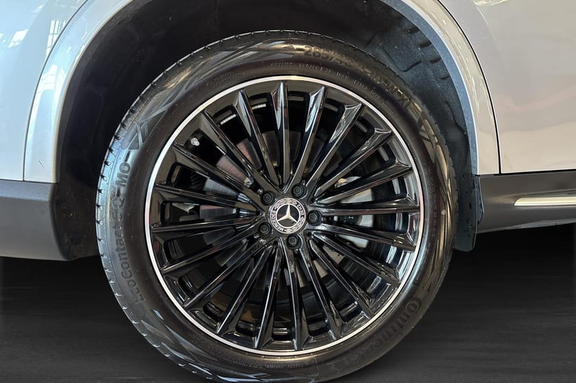 Bild 5 av Mercedes-Benz GLC 300 e 4MATIC 300e AMG Adaptiv Fart Pano 360° Keyless Drag