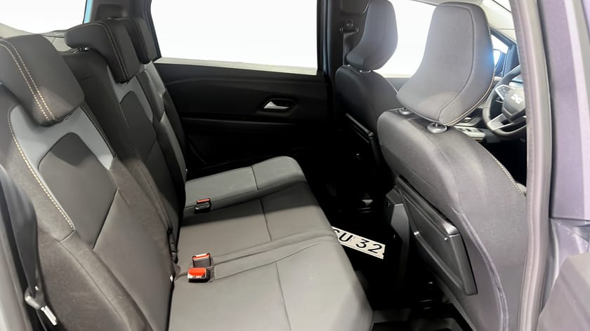 Bild 5 av Dacia Jogger 7-sätes Extreme TCE 110hk 7-SITS PL fr 2790kr/mån