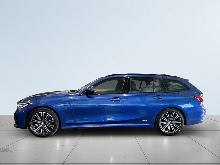 Bild 4 av BMW 330e xDrive Touring M Sport SoV/Kamera/HiFi-Ljud/Drag