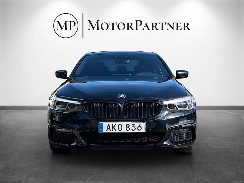 Bild 2 av BMW 520d xDrive Sedan MHEV M Sport Cockpit Kamera Skinn Värmare
