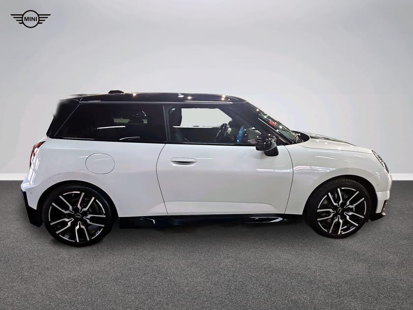 Bild 2 av MINI Cooper SE John Works Trim, Paket XL