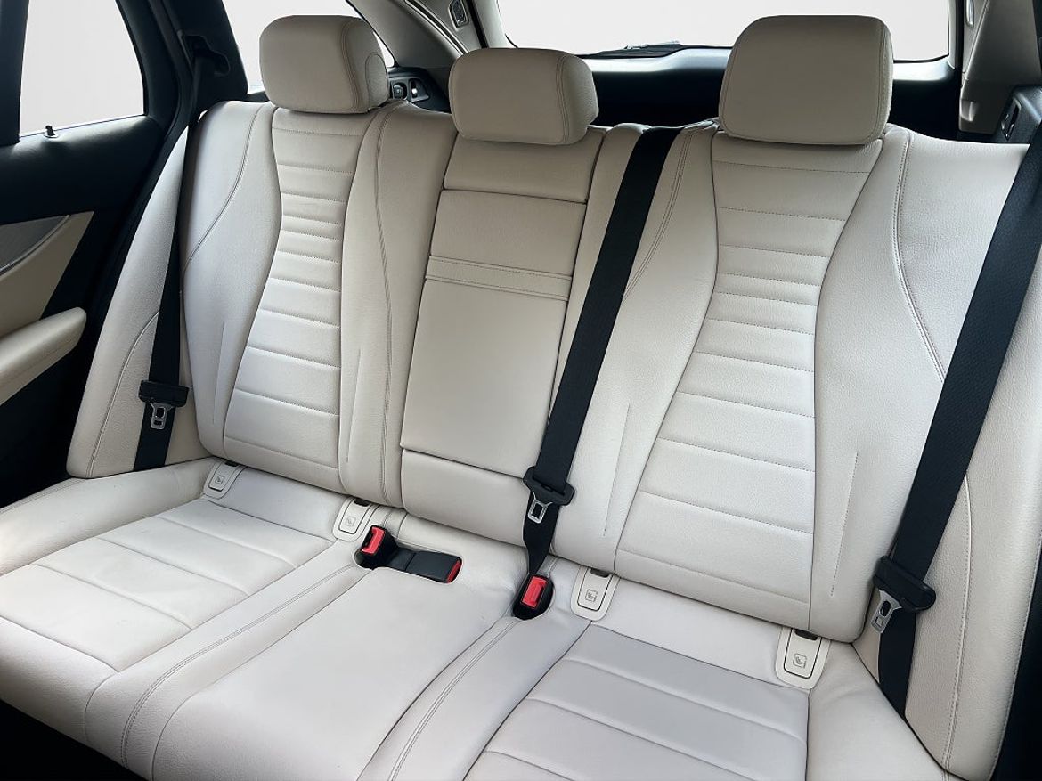 Mercedes-Benz E 220 T d 4MATIC, bild 13 av 17