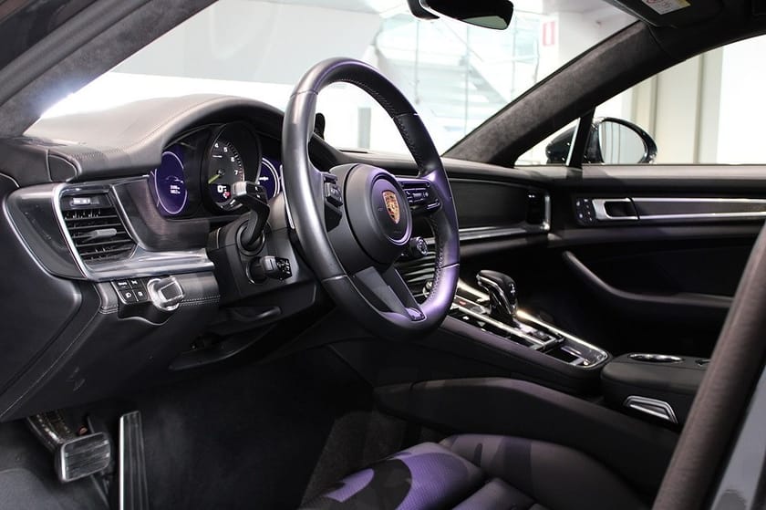 Bild 3 av Porsche Panamera 4 E-Hybrid PLATINUM EDIT