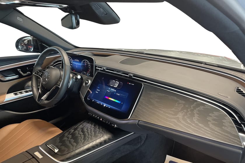 Bild 2 av Mercedes-Benz E 300 de 4MATIC All-Terrain AIRMATIC/Vinterhjul/HuD/Dragkrok/Moms