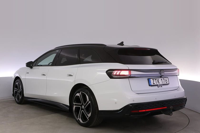 Bild 4 av Volkswagen ID.7 GTX Tourer Plus Drag Elstol HuD HK 360 Vhjul