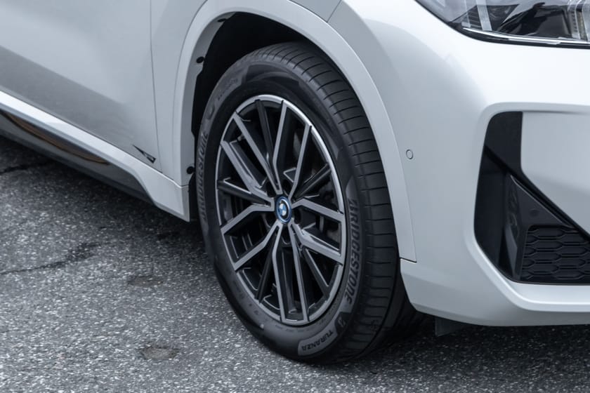 Bilde 3 av BMW iX1 xDrive30 Fully Charged M-Sport Pano A.Cruise H/K HUD