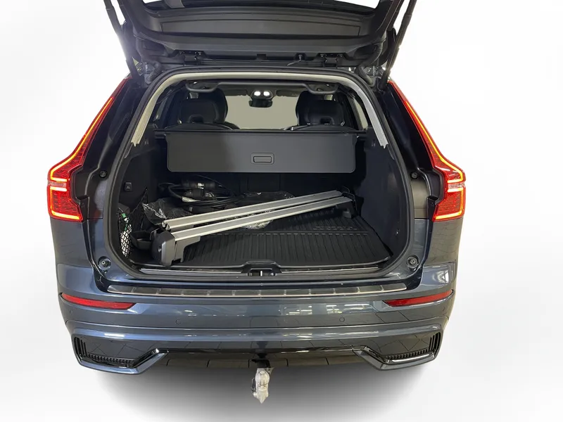 Bild 10 av 20 – Volvo XC60 Recharge T6 II Plus Dark Edition.