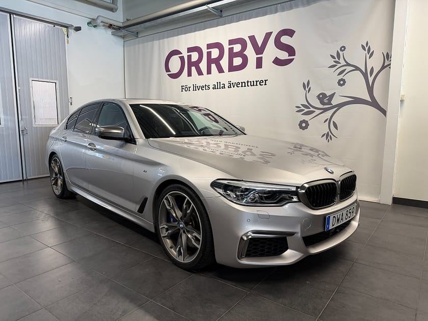 Bild 1 av BMW M550i xDrive Sedan 462hk, Ultimate Edition, Svensksåld, Individual