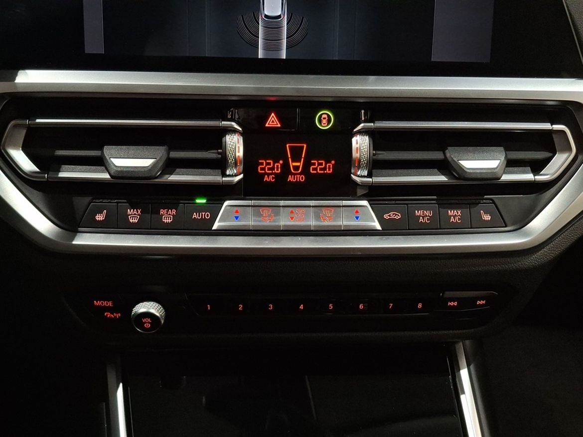 BMW BMW 330e xDrive Touring — bild 14