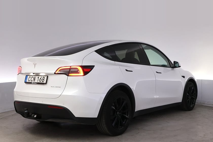 Bild 5 av Tesla Model Y Long Range AWD Uppgraderad AP Acc.Boost Drag
