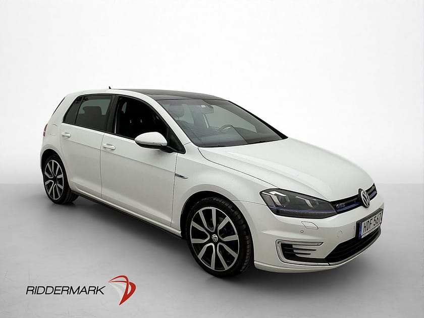 Bild 3 av Volkswagen Golf GTE 204hk Pano Fjärr-Värm Navi CarPlay PDC