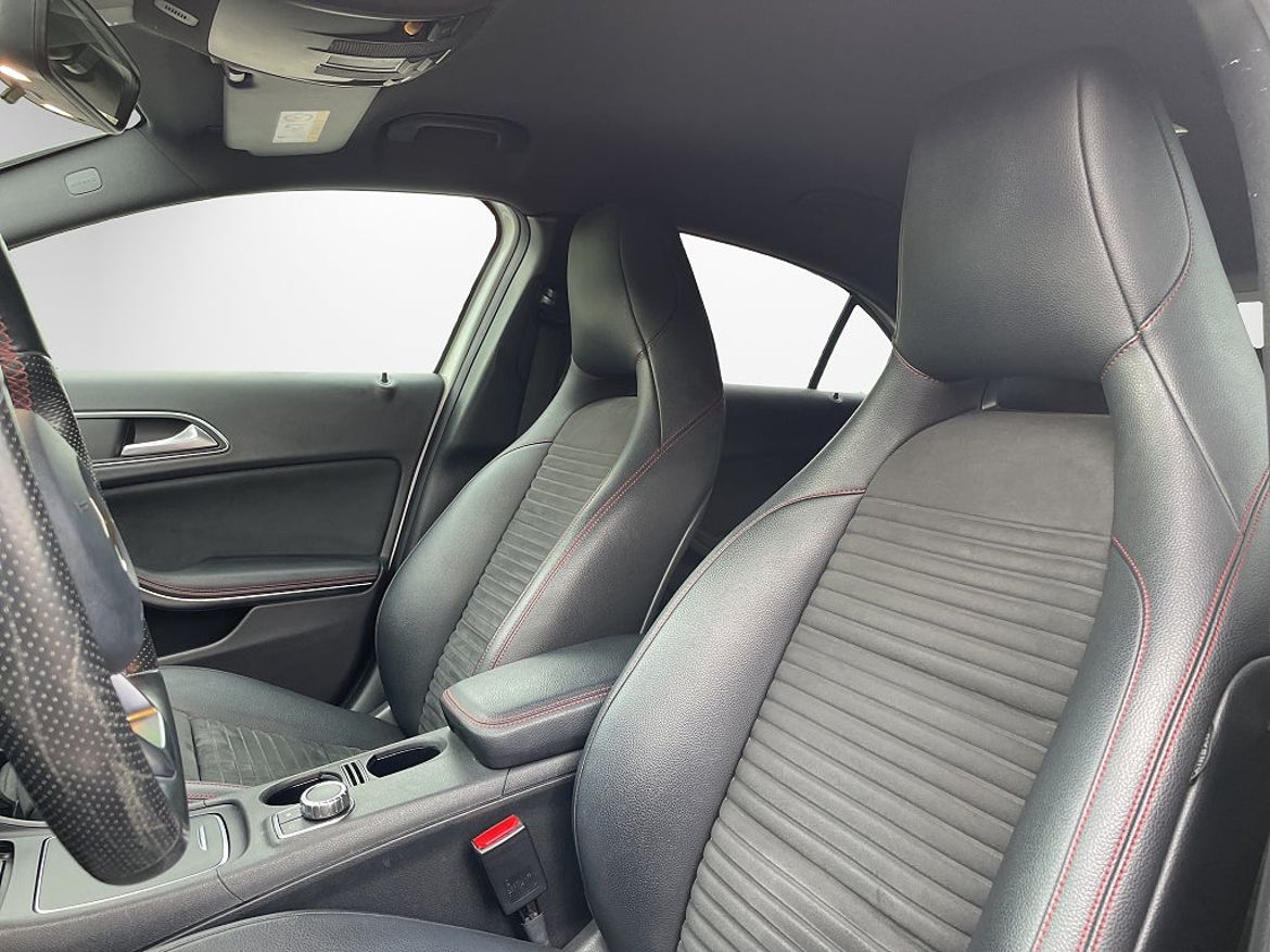 Mercedes-Benz A 200 d 4MATIC, bild 10 av 15