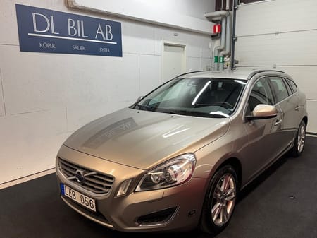 Volvo V60 T4 180hk Powershift Momentum|NYSERV|DRAG|MoV|