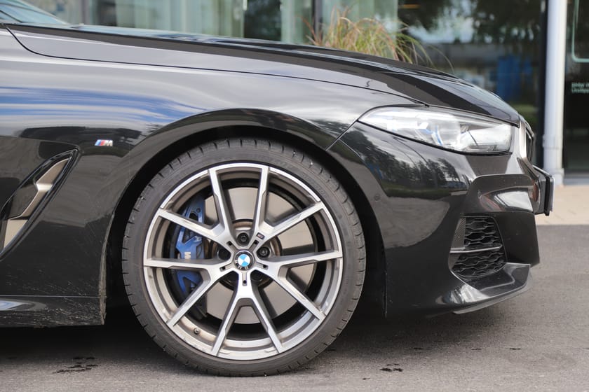 Bild 4 av BMW M850i xDrive Cabriolet //Kolfiber Ext.//Bowers & Wilkins