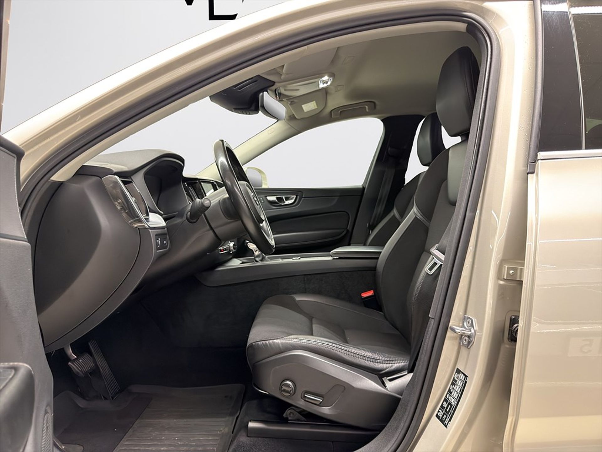 Volvo XC60 2019, photo 7/10