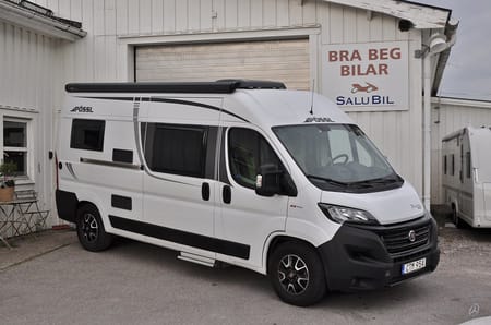 Pössl Campervan Fiat 2 Win Plus 2,3 140hk 600 Solceller Markis Truma Dusch