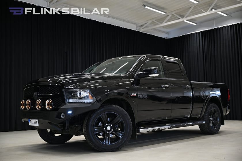Bild 1 av RAM 1500 Quad Cab 5.7 V8 HEMI 4x4 395HK Automat|Taklucka|GPS|Backkamera