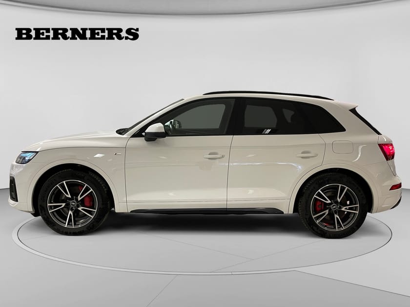 Bild 2 av Audi Q5 55 TFSI e quattro S-Line 367hk