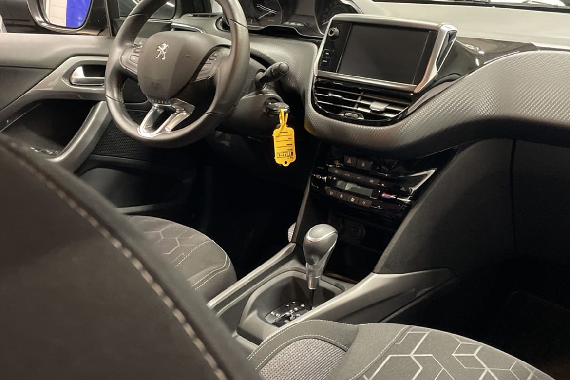 Peugeot 2008 2018 - miniatyr 11