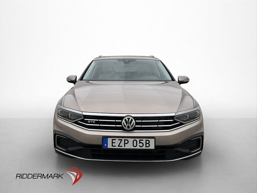 Bild 2 av Volkswagen Passat Sportscombi GTE Executive Pano Drag Kamera Navi Skinn