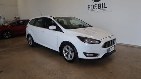 Ford Focus Kombi *RÄNTEKAMPANJ 3.45%* 1.0 Titanium Nyservad Drag PDC