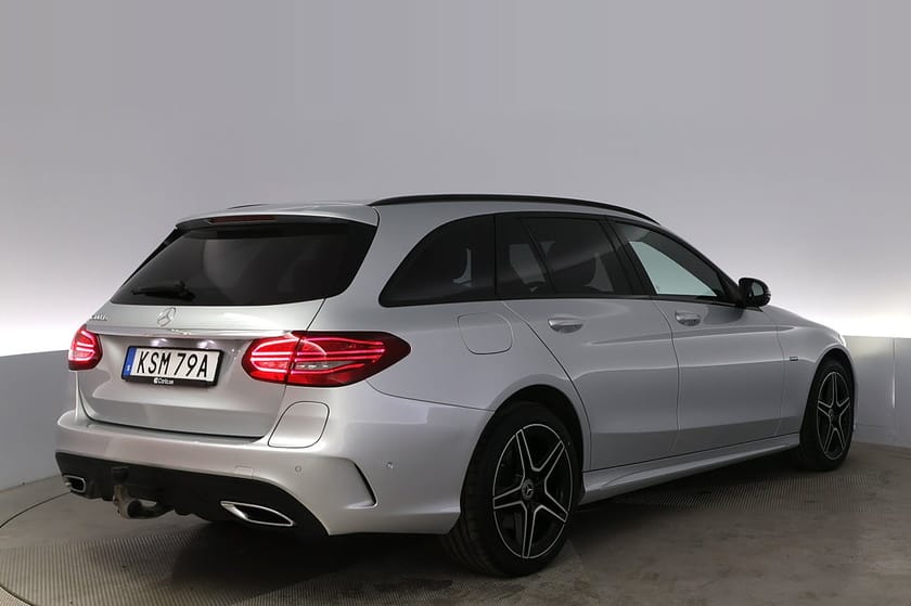 Bild 5 av Mercedes-Benz C 300 T de AMG Drag Kamera Navi Cockpit