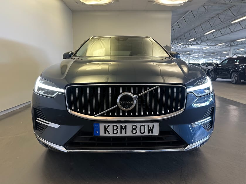 Bild 2 av Volvo XC60 Recharge T6 Core Edition / Panoramatak / Dragkrok / 360 Kamera /