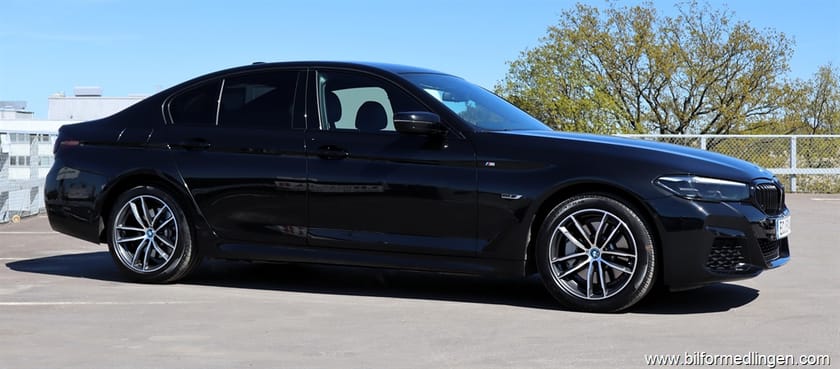 Bild 2 av BMW 530e xDrive Sedan Plug-In Hybrid M Sport S/V-hjul