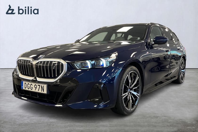 Bild 1 av BMW i5 eDrive40 Touring |M Sport|B&W|Drag|Panorama|Kolfiber|SE SPEC