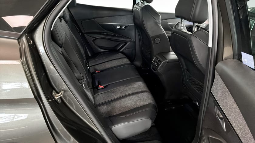 Bild 5 av Peugeot 3008 ALLURE 1,2 PURETECH 131 HK CARPLAY