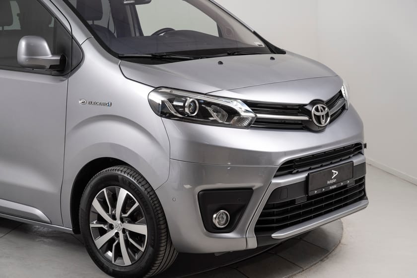 Bilde 3 av Toyota ProAce Verso Electric Lang Executive Shuttle Rullestolrampe