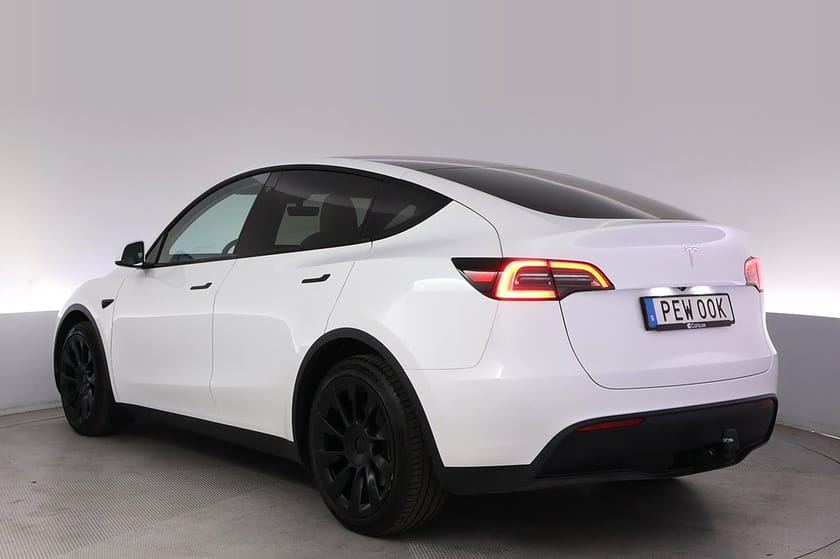 Bild 4 av Tesla Model Y Standard Range RWD Autopilot 20" Panorama Drag