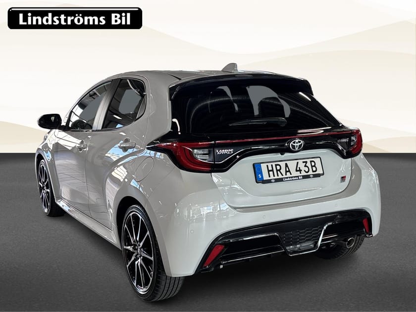 Bild 4 av Toyota Yaris Hybrid 1.5 GR Sport HUD JBL Sommar/Vinterhjul