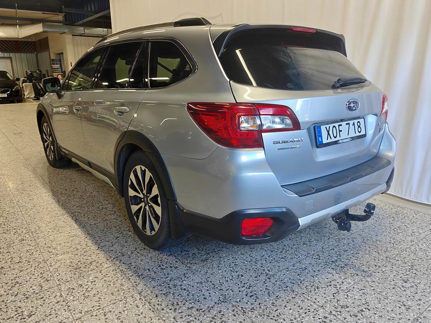 Bild 4 av Subaru Outback 2.0 4WD, Summit, 150hk, Värmare, Drag, V-hjul