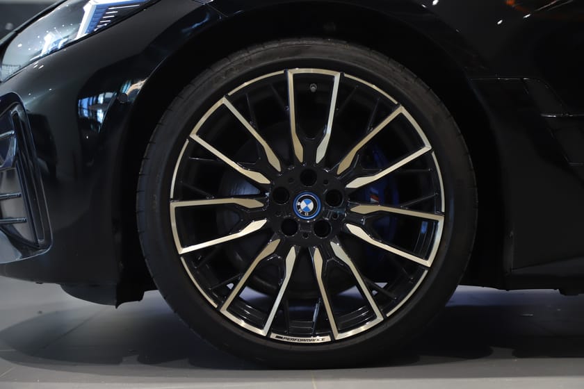 Bild 2 av BMW i4 M50 xDrive Gran Coupé // H&K // Adaptiv F.h