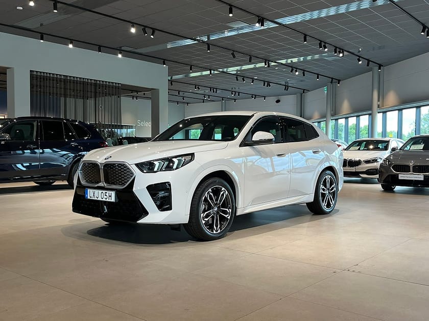 Bild 1 av BMW iX2 xDrive30 M Sport D/A Plus Rattvärme Drag