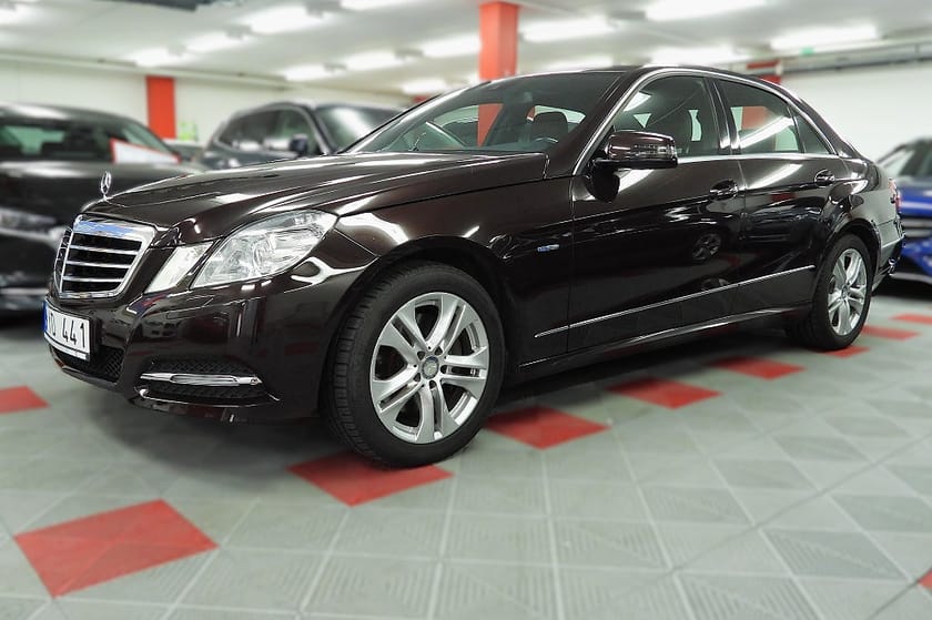 Bild 2 av Mercedes-Benz E 250 BE BlueEFFICIENCY 5G-Tronic Skinnklädsel Avantgarde