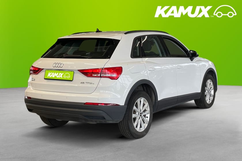 Bild 4 av Audi Q3 45 TFSI e S Tronic, 245 hk Cockpit Nyservad