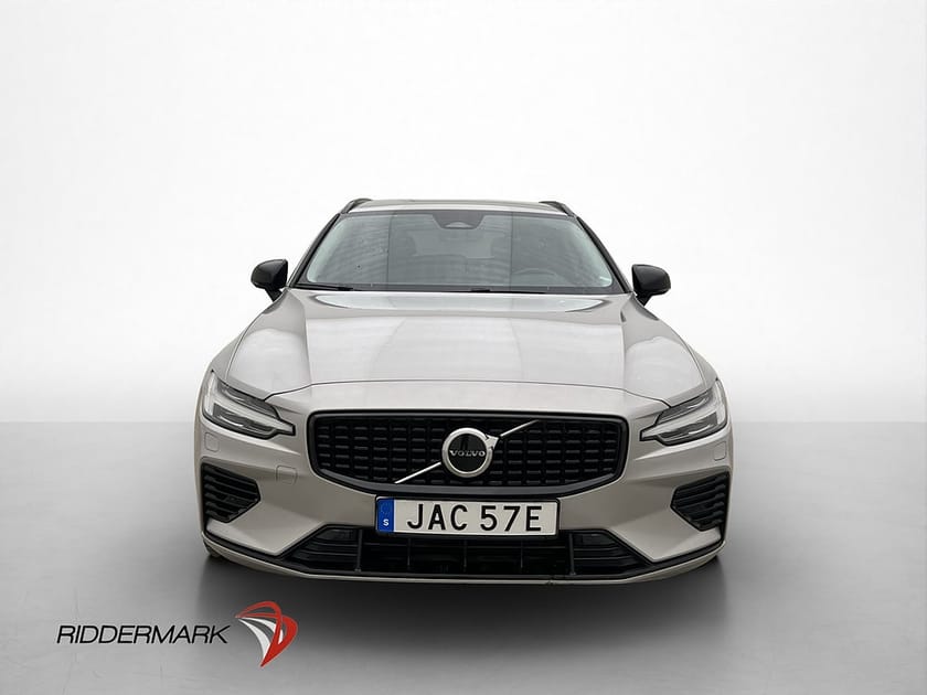 Bild 2 av Volvo V60 Recharge T6 AWD Plus Dark Kamera Skinn Navi