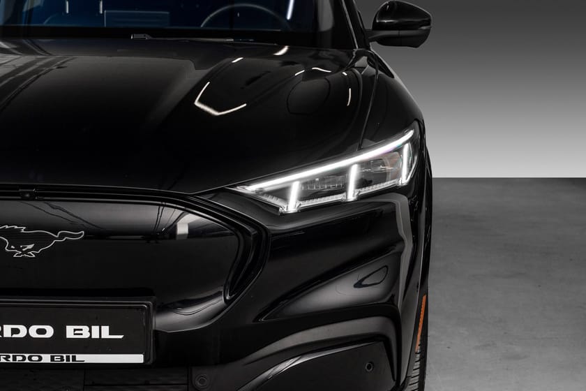 Bilde 4 av Ford Mustang Mach-E Standard Range AWD SR AWD/B&O/Pano/El.Seter/360/El.Bakluke