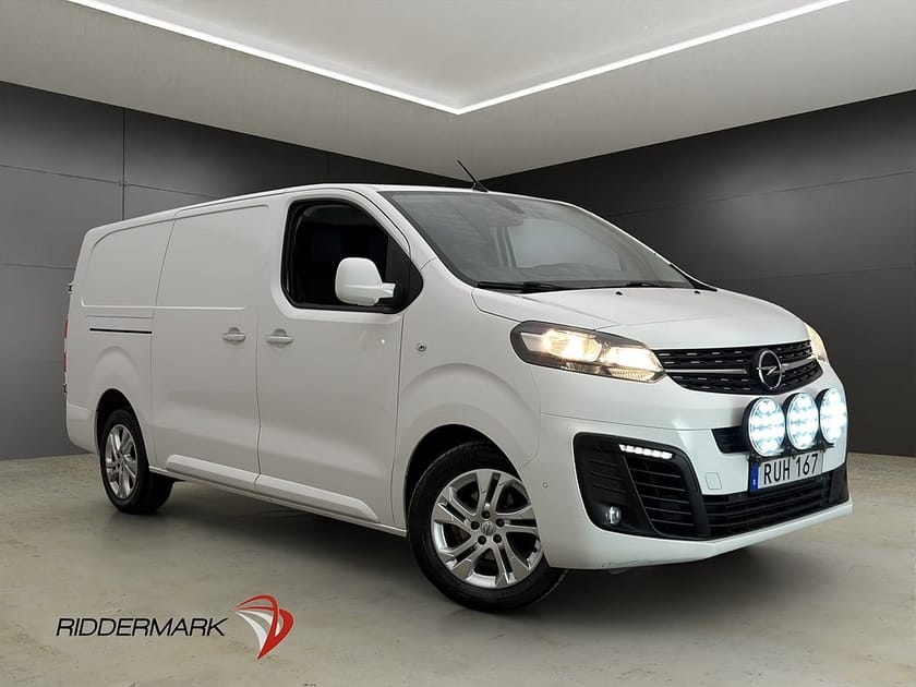 Bild 1 av Opel Vivaro Skåpbil IP L3 Ny-Kamrem Värm Drag B-Kamera CARPLAY Moms