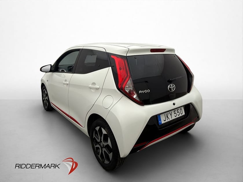 Bild 2 av Toyota Aygo 1.0 VVT-i 72hk X-PLAY B-Kamera Bluetooth