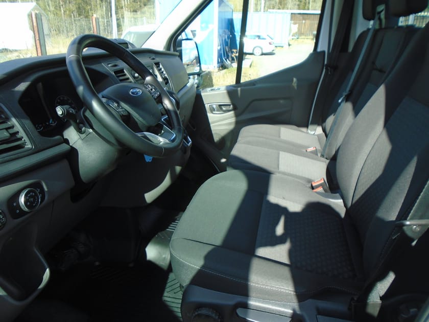 Bild 3 av Ford Transit 350 Chassi Cab 2.0 Tdci Aut  3,2 m Flak  OBS 670mil