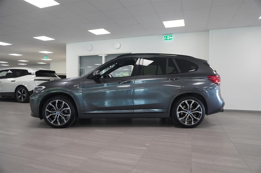 Bild 5 av BMW X1 xDrive25e xDrive 25e M-Sport HUD Fartpilot Backkamera Drag HiFi Keyless