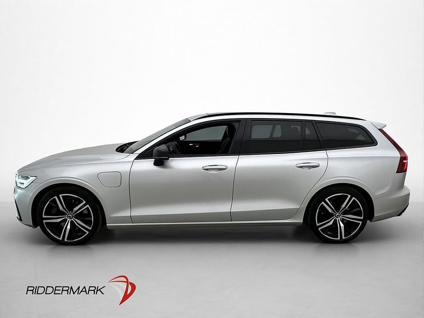 Bild 4 av Volvo V60 Recharge T8 AWD 456hk R-Design h/k Pano Drag