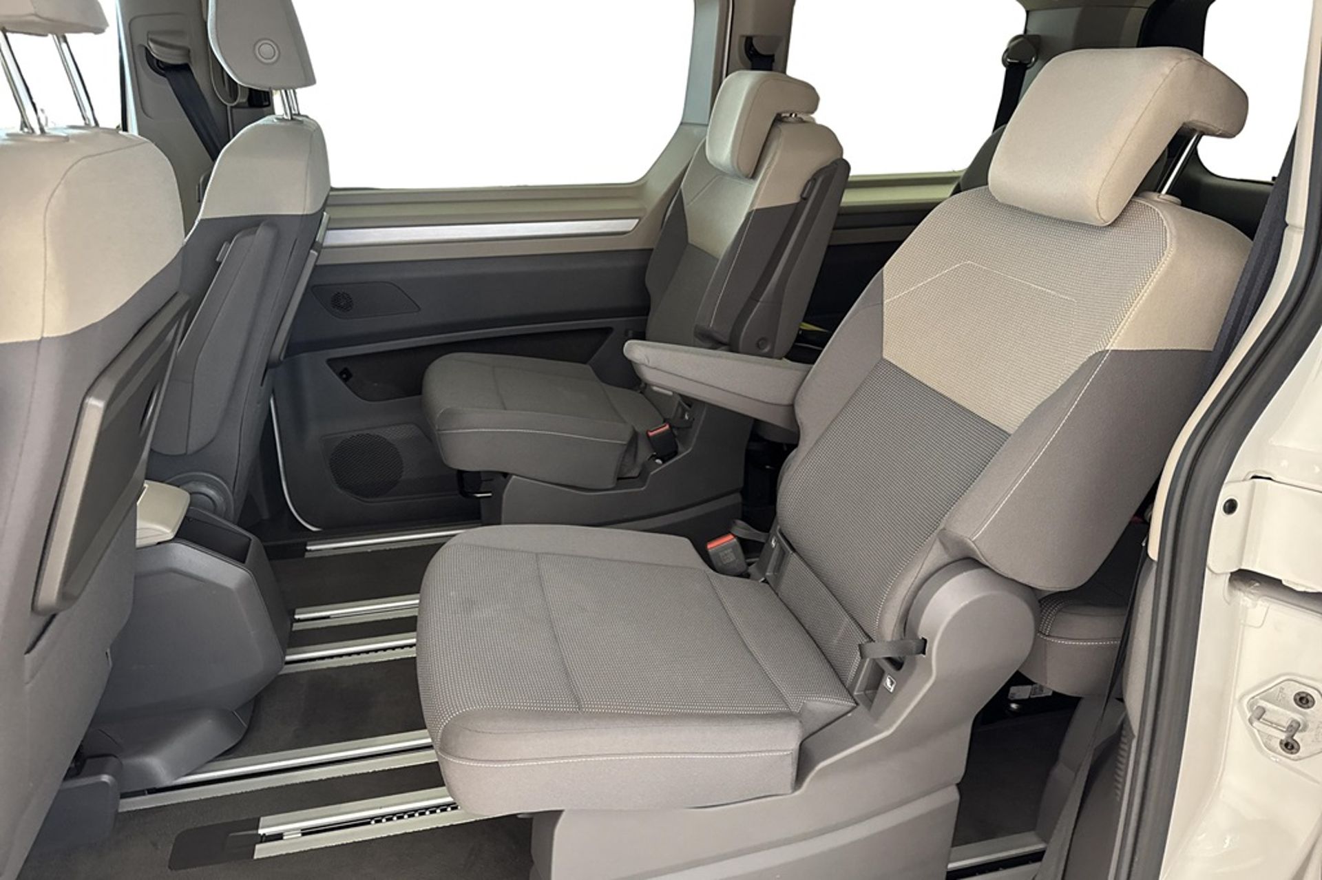 Volkswagen Multivan 2024, bild 6/10