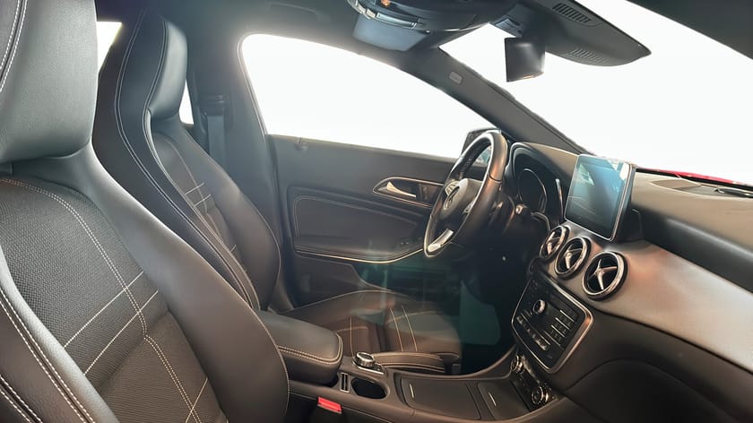 Bild 3 av Mercedes-Benz CLA 220 d 4MATIC Shooting Brake Urban Line, Dragkrok, Värmare